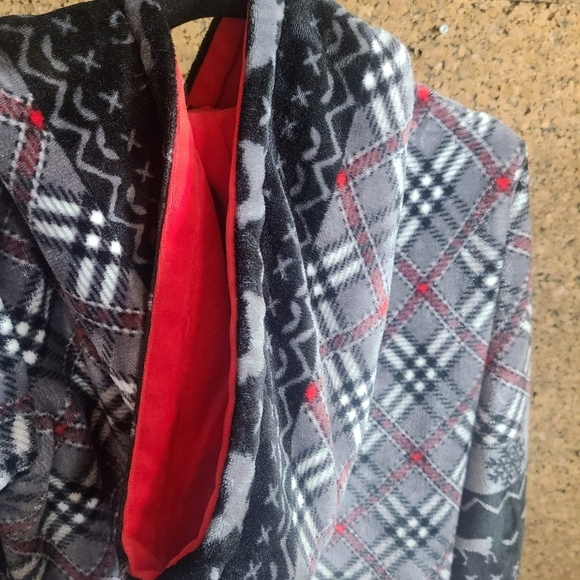 Cozy and warm pajama with boots . - Picture 6 of 10